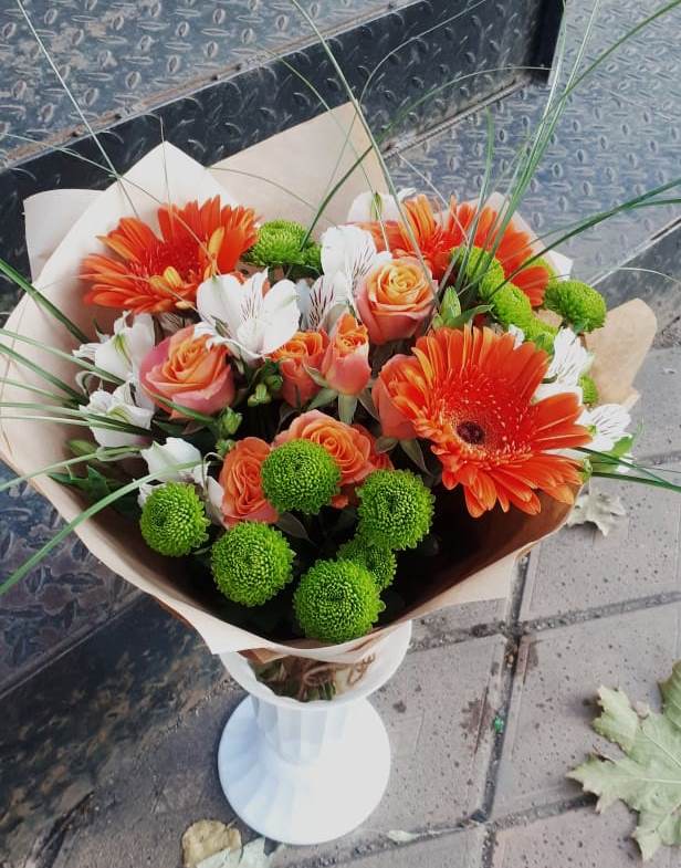 Букет цветов из: Герберы, Хризантемы, Альстромерии и Розы в Пшичо