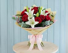 Букет цветов из:  Лилии и Розы в Пшичо