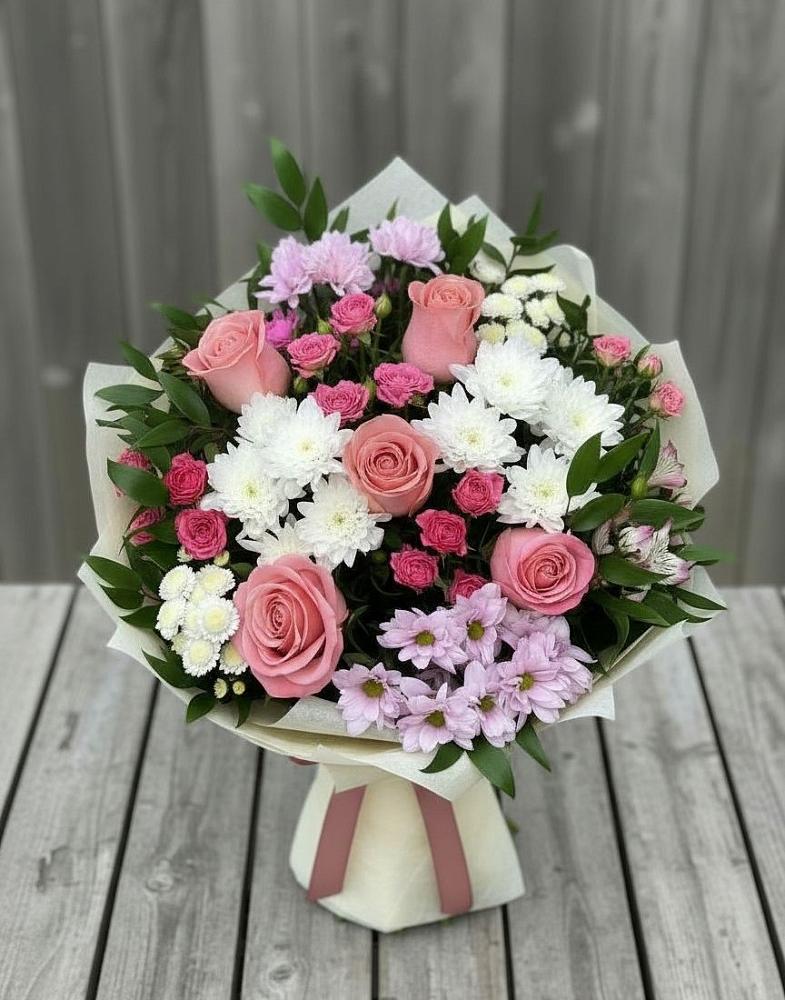 Букет цветов из: Альстромерии, Гвоздики, Розы и Хризантемы в Пшичо