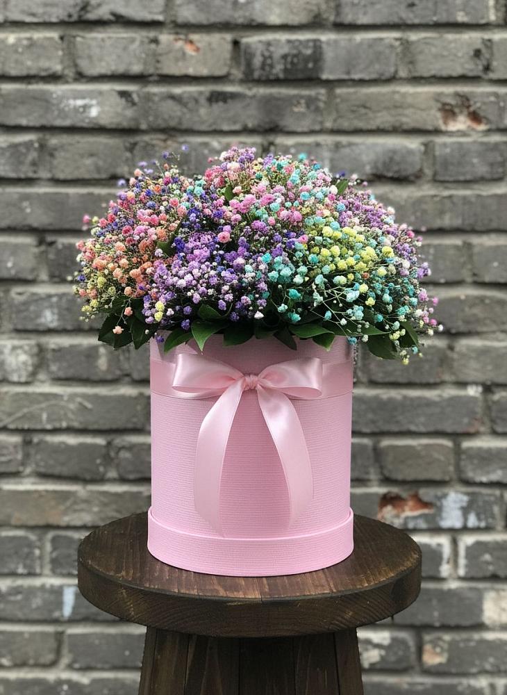 Цветочная композиция из Гипсофила и Розы в шляпной коробке в Пшичо
