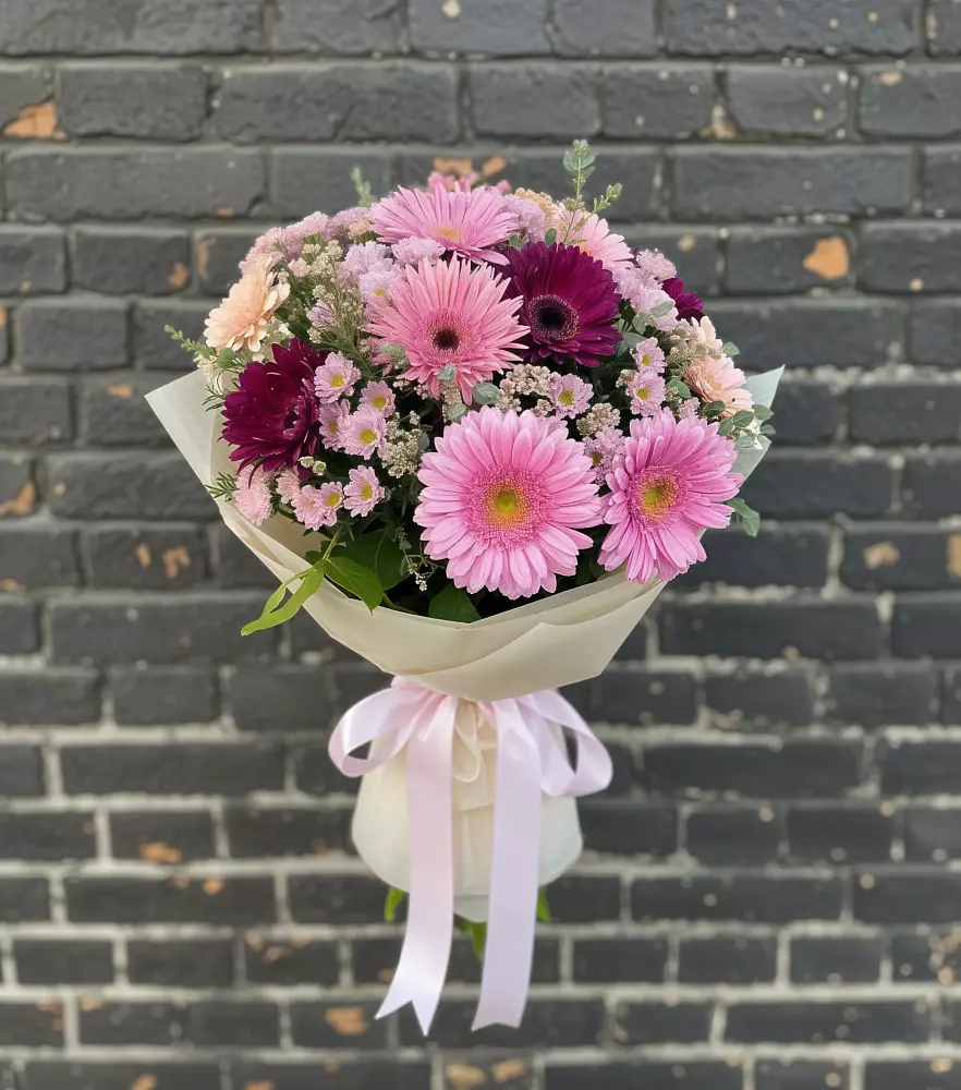 Букет цветов из: Герберы и Хризантемы в Пшичо