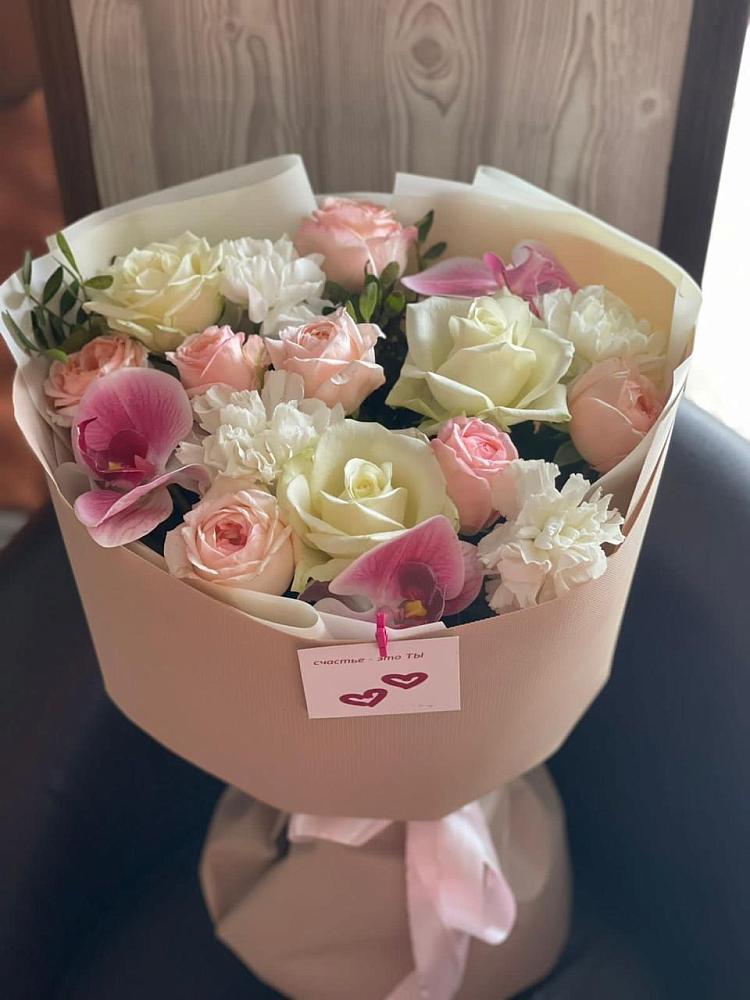 Букет цветов из: Орхидеи, Розы и Гвоздики в Пшичо