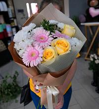 Букет цветов из:  Герберы, Розы и Хризантемы в Пшичо