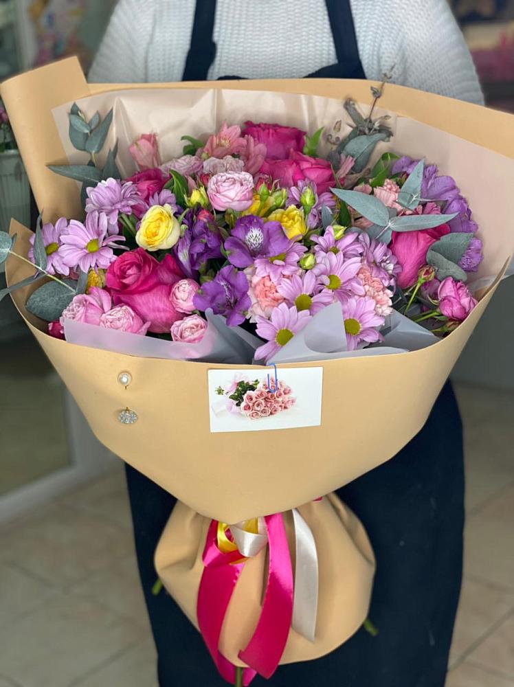 Букет цветов из: Хризантемы, Гвоздики и Альстромерии в Пшичо