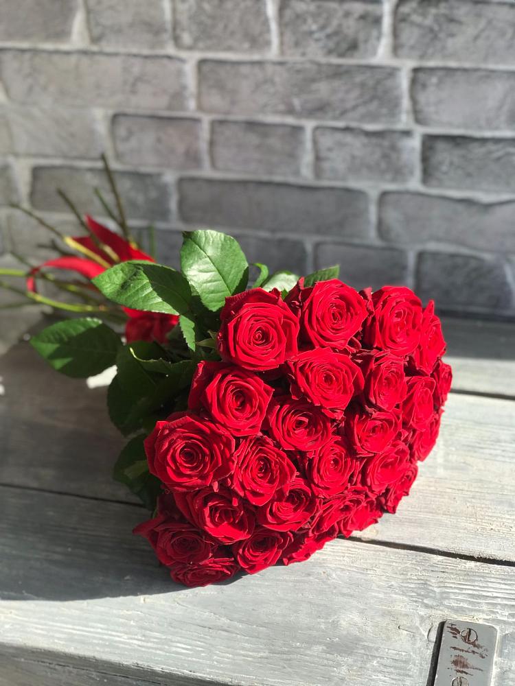 Букет Красные розы Фридом в Пшичо