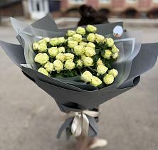 Букет Белые кустовые розы Солинеро в Пшичо