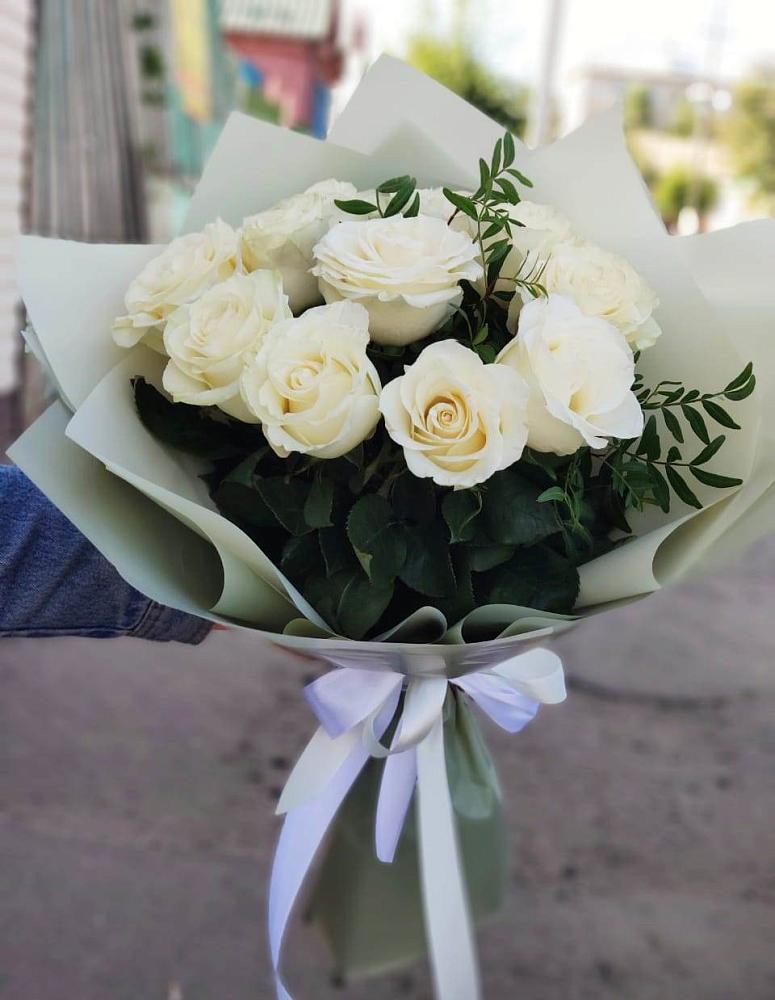 Букет Белые розы Проуд в Пшичо