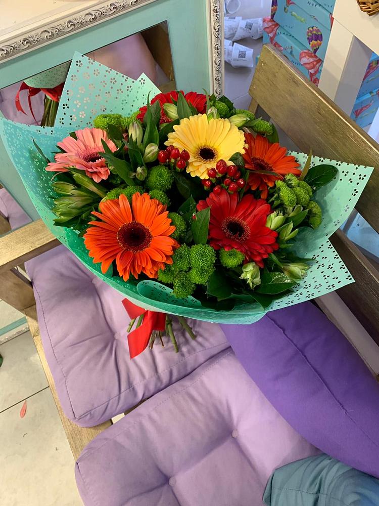 Букет цветов из: Герберы, Хризантемы и Альстромерии в Пшичо