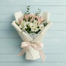 Букет цветов из:  Альстромерии в Пшичо