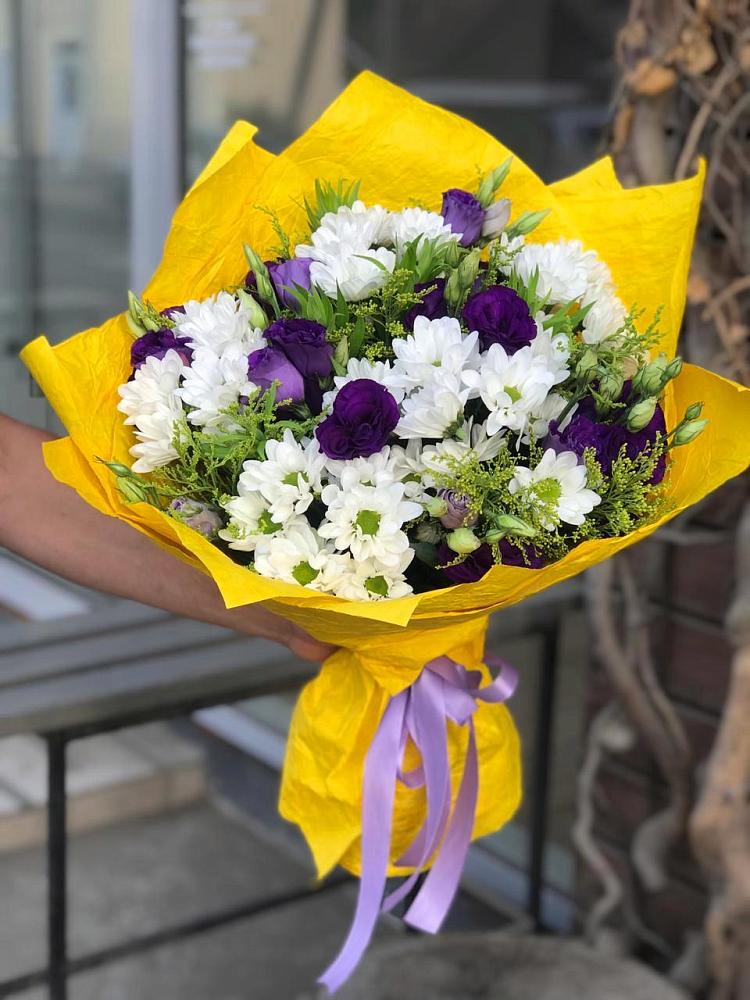 Букет цветов из: Ирисы, Хризантемы и Ромашки в Пшичо