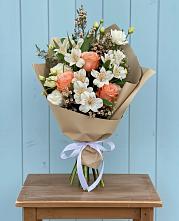 Букет цветов из:  Альстромерии, Лизиантусы, Розы и Хризантемы #REPLACE_PRED# Пшичо