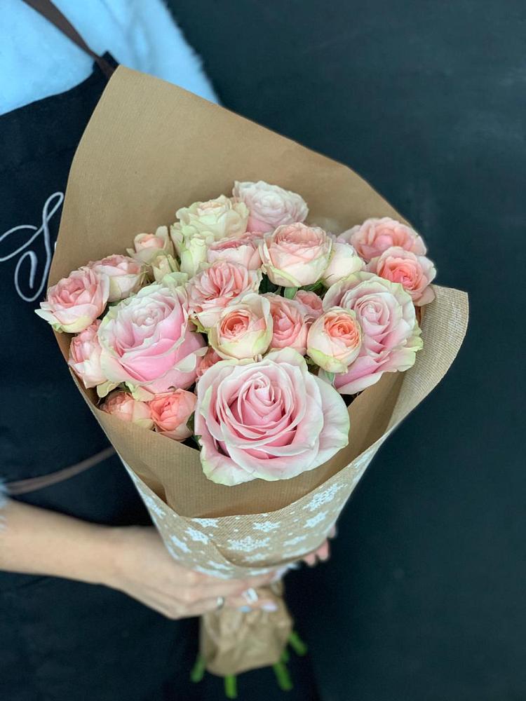 Букет цветов из: Хризантемы и Розы в Пшичо