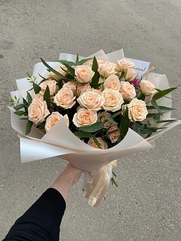 Букет Кремовые розы Латте в Пшичо