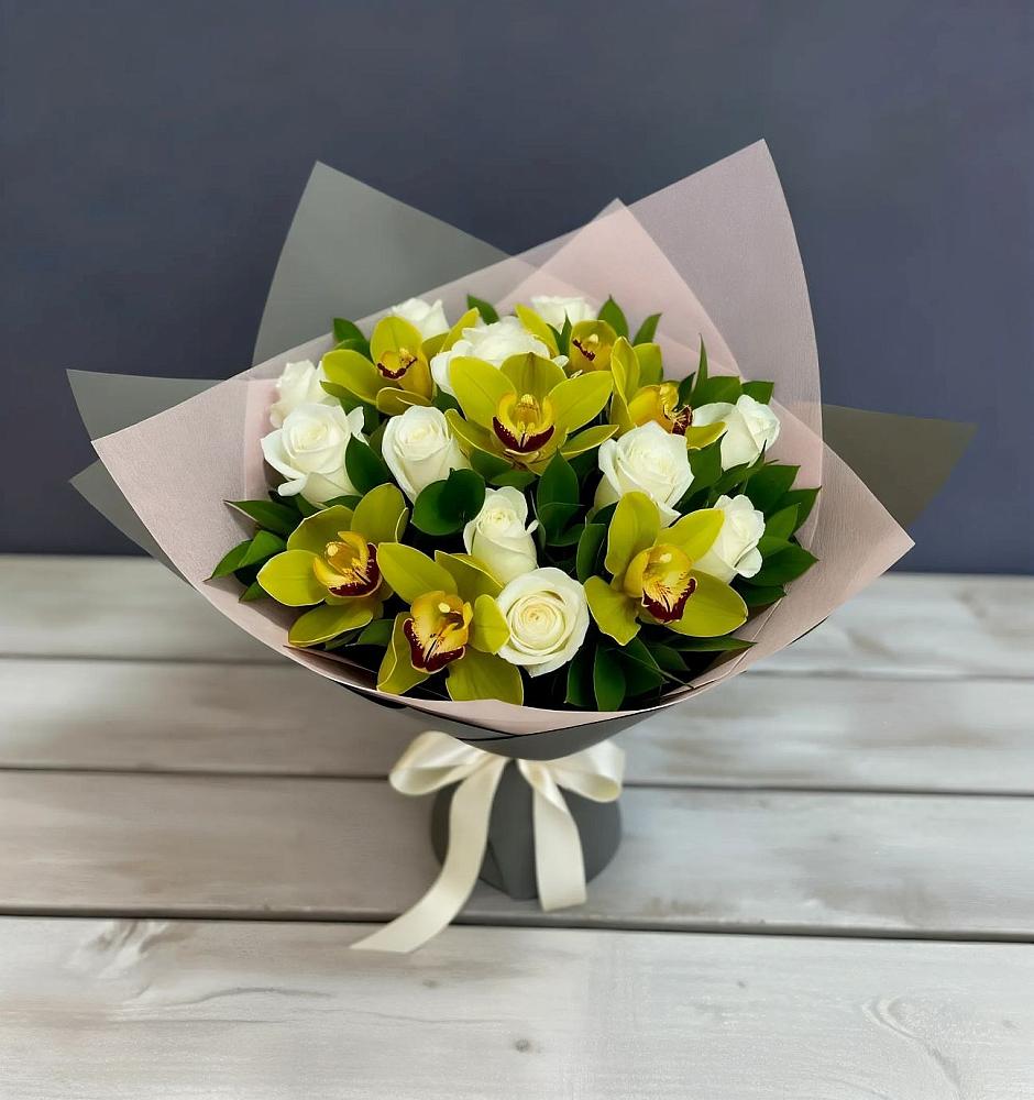 Букет цветов из: Орхидеи и Розы в Пшичо