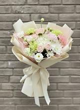 Букет цветов из:  Гвоздики, Розы, Лизиантусы и Хризантемы #REPLACE_PRED# Пшичо