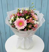 Букет цветов из:  Герберы, Альстромерии и Лизиантусы #REPLACE_PRED# Пшичо